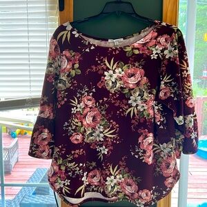 NWOT Green Envelope Women’s top -Size 2X -Burgundy, green and pink floral